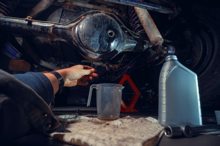 Multi-Viscosity-Gear-Oil in shop