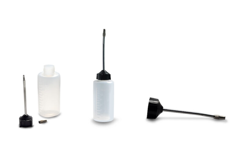 Lubricating Squeeze Bottle for Penetrating Oils